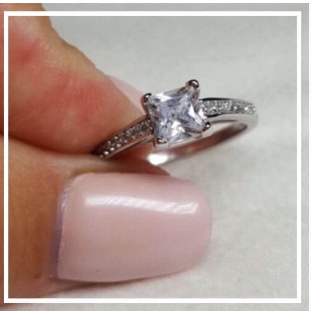 WHITE SAPPHIRE ENGAGEMENT RING NEW SIZE 7 NEW - Picture 1 of 13